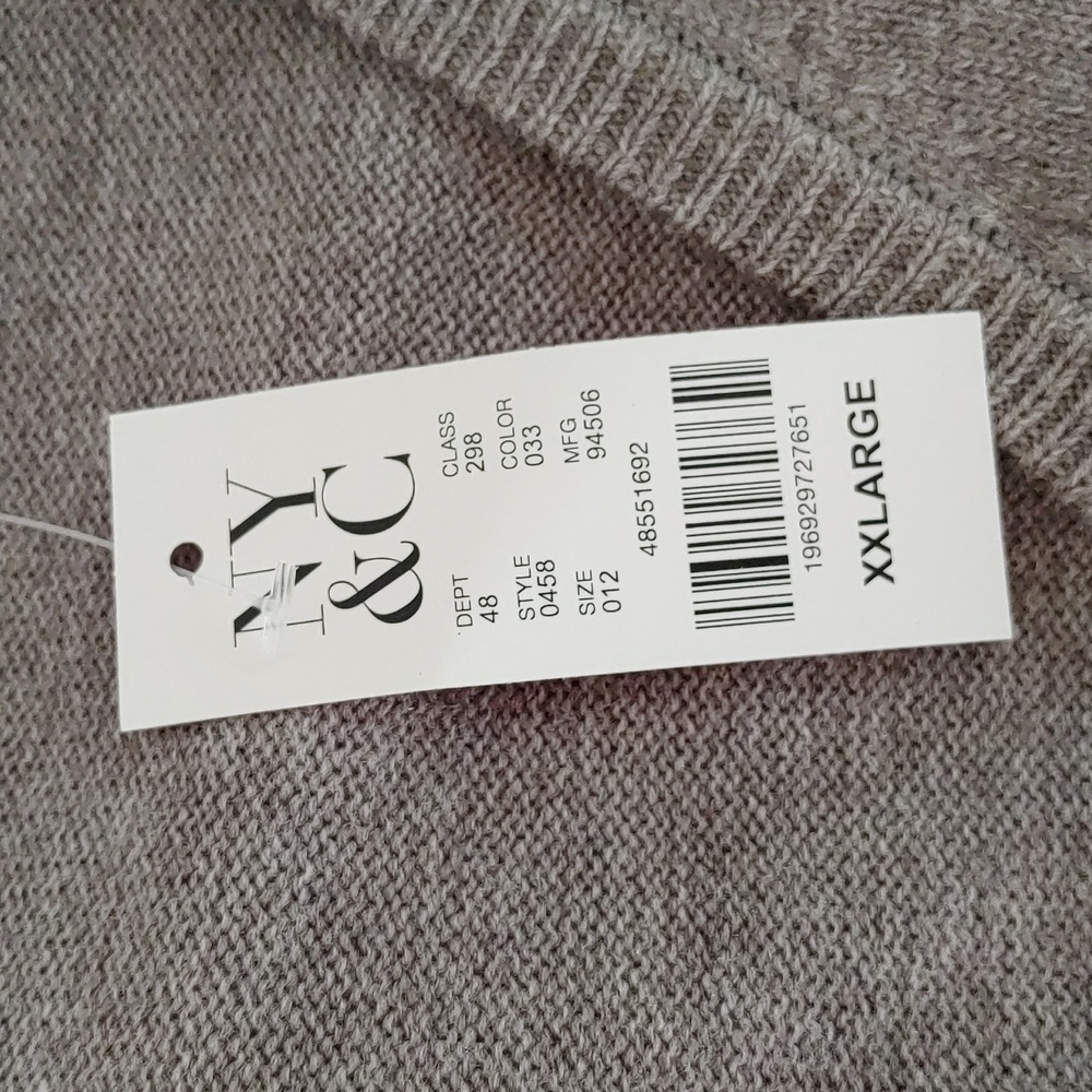 New York and Company Light Gray V Neck Sweater Size XXL - Picture 7 of 7